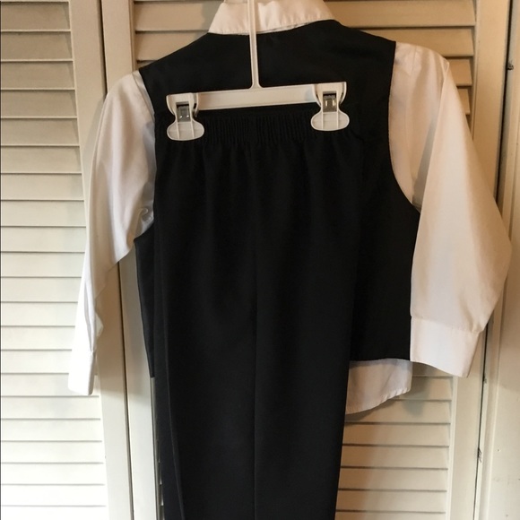 Boys 4 piece outfit, size 6 - Picture 3 of 3